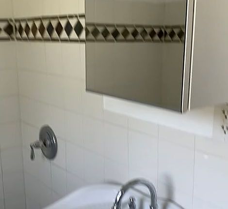 Bathroom sink