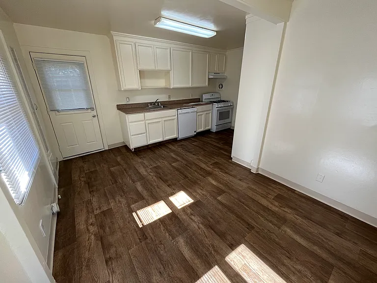 Kitchen and breakfast nook