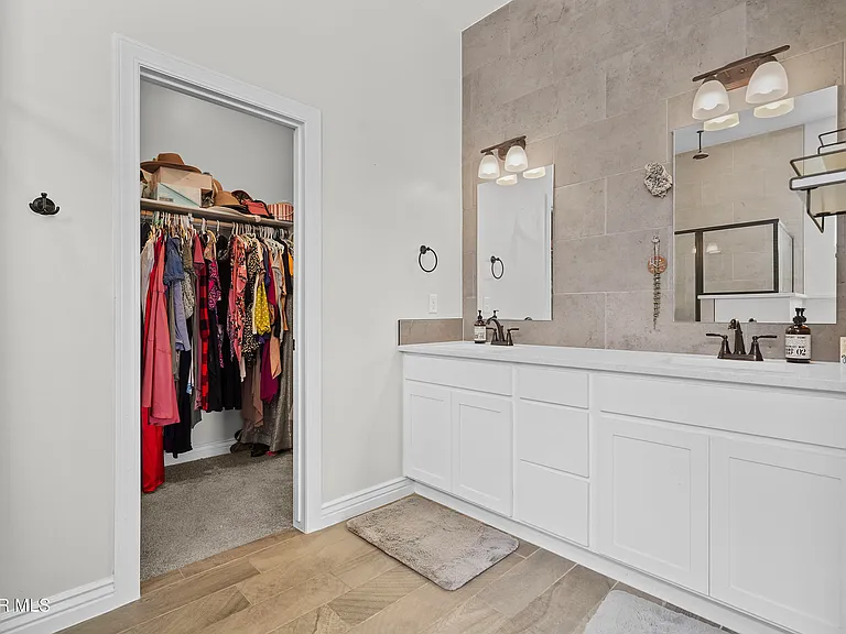 13401 Carterton Ave — Photo 28