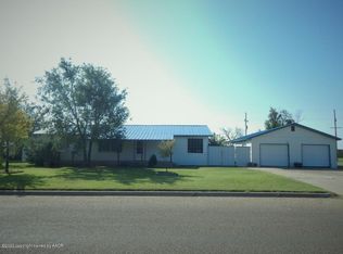 607 W Broadway St, Panhandle, TX 79068