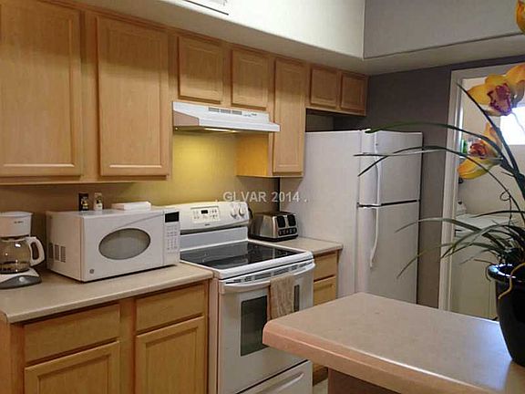 5th image of 2615 W Gary Ave Unit 1013