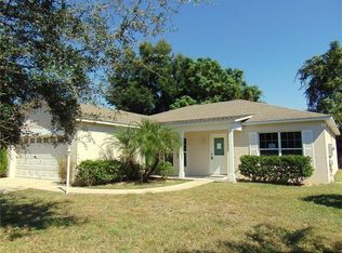 11625 Lake Dr, Leesburg, FL 34788