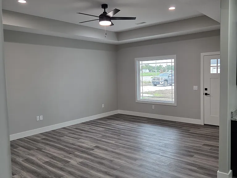 1152 Vista Ct — Photo 2