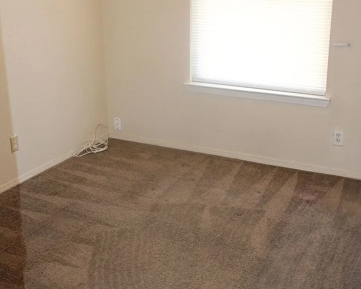 10936 Whitehall Dr — Photo 12