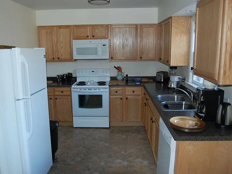 203 Myers St — Photo 5