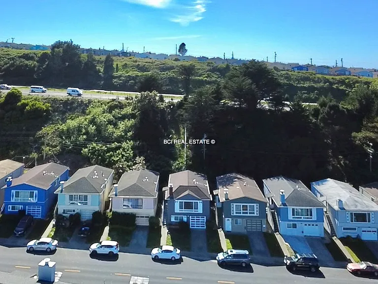 736 Higate Dr — Photo 2
