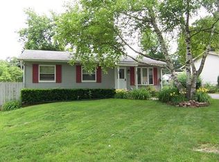 1815 W Indian Ridge Dr, McHenry, IL 60051