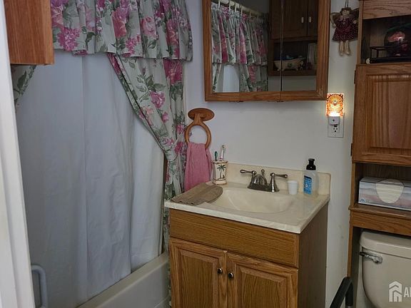 2nd image of 1115 W Camplain Rd