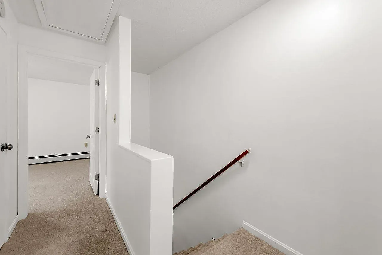2 bed, 1200 sqft, $2,500 — Photo 2