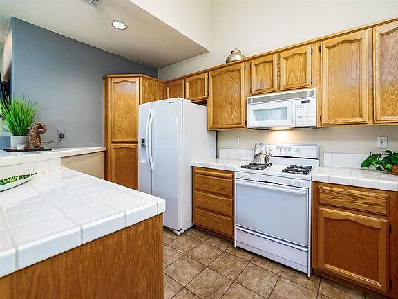 3rd image of 289 Brandy Oak Ct