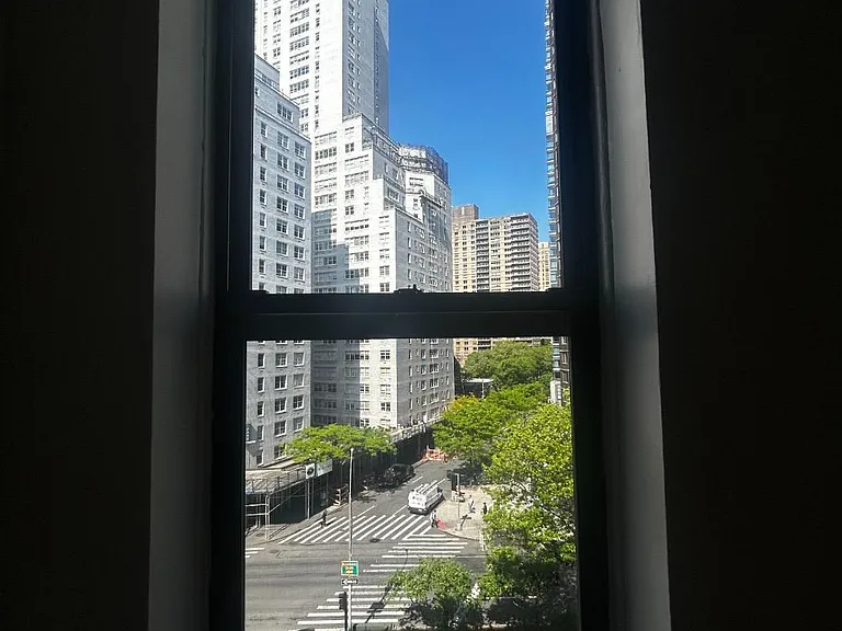 2020 Broadway #5E — Photo 12