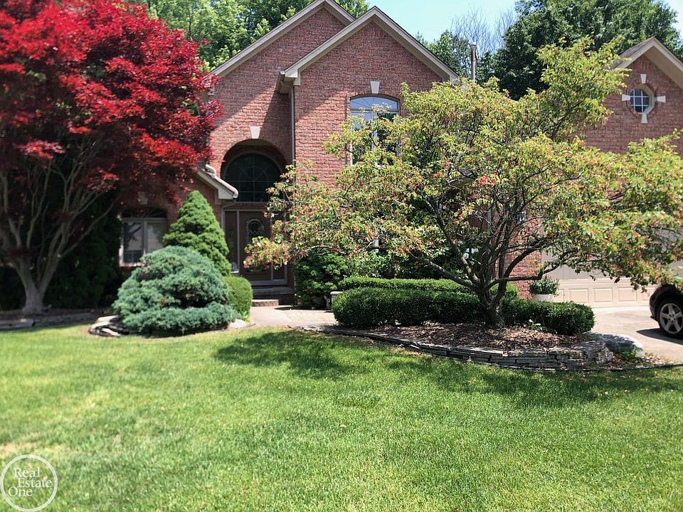 1st image of 38320 River Park Dr
