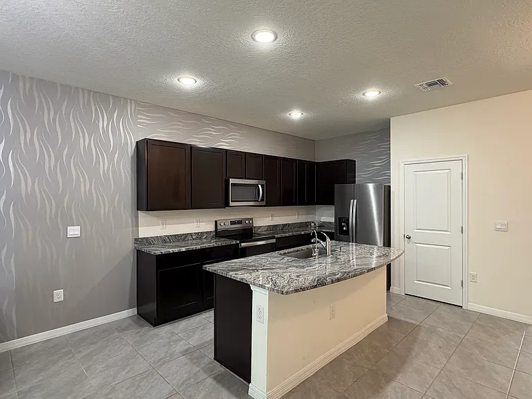 17202 Amber Aspen Way — Photo 5