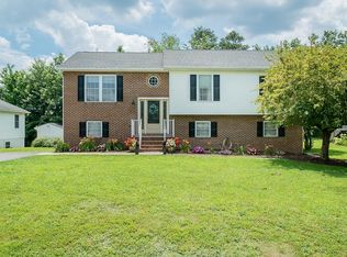 7665 Kristin Dr, Penn Laird, VA 22846