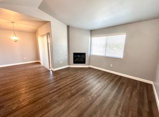 1565 W Swift Ave APT 202, Fresno, CA 93705