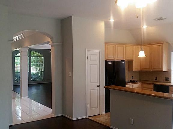 3rd image of 6522 Knoll Park Dr