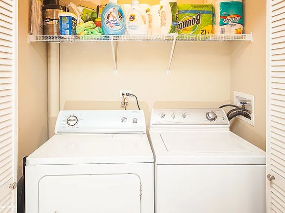 5th image of 3917 S Indiana Ave Unit 3S