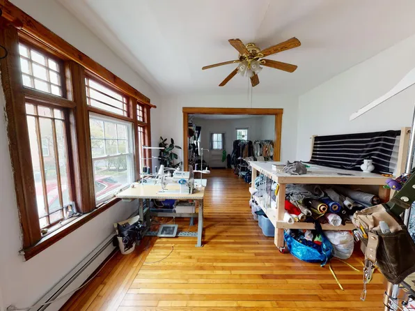 56 Hillside Pl, New Haven, CT