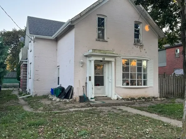 42 Roseview Ave #A, Cambridge, ON N1R 4A7