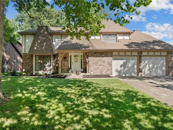 4000 NW Cimarron St, Lees Summit, MO 64064