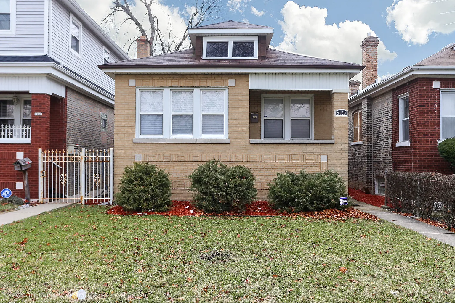 9133 S Racine Ave photo 1