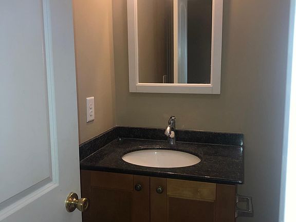 3rd image of 917 SE Broad St APT A4