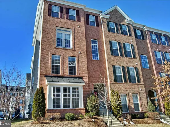 2296 Margraf Cir, Woodbridge, VA 22191