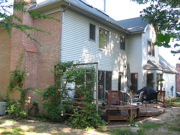 3rd image of 4017 Longwood Dr