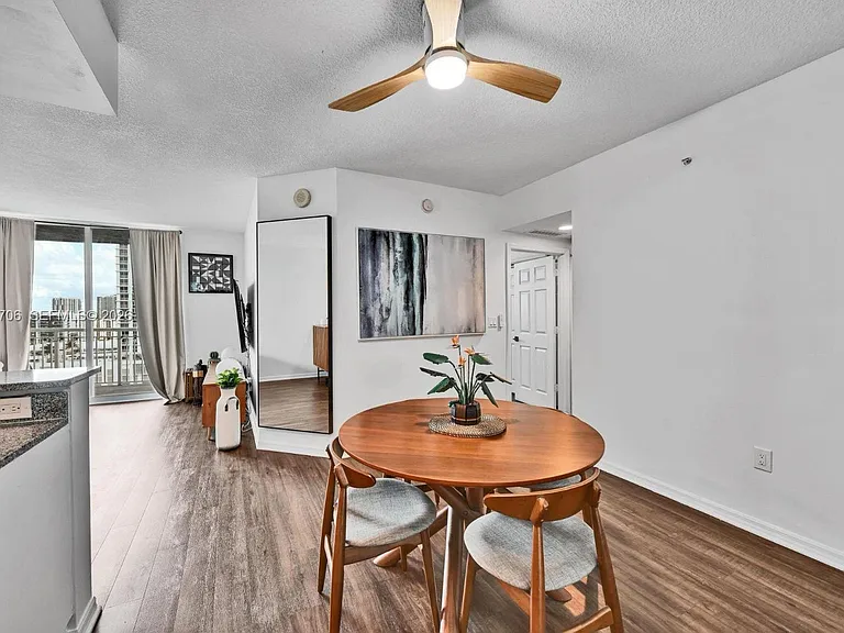 275 NE 18th St #1809 — Photo 2