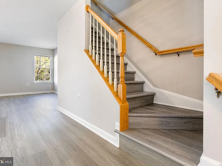 104 Frazer Dr — Photo 17