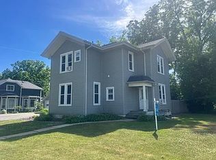 304 S Silver Lake St APT A, Oconomowoc, WI 53066