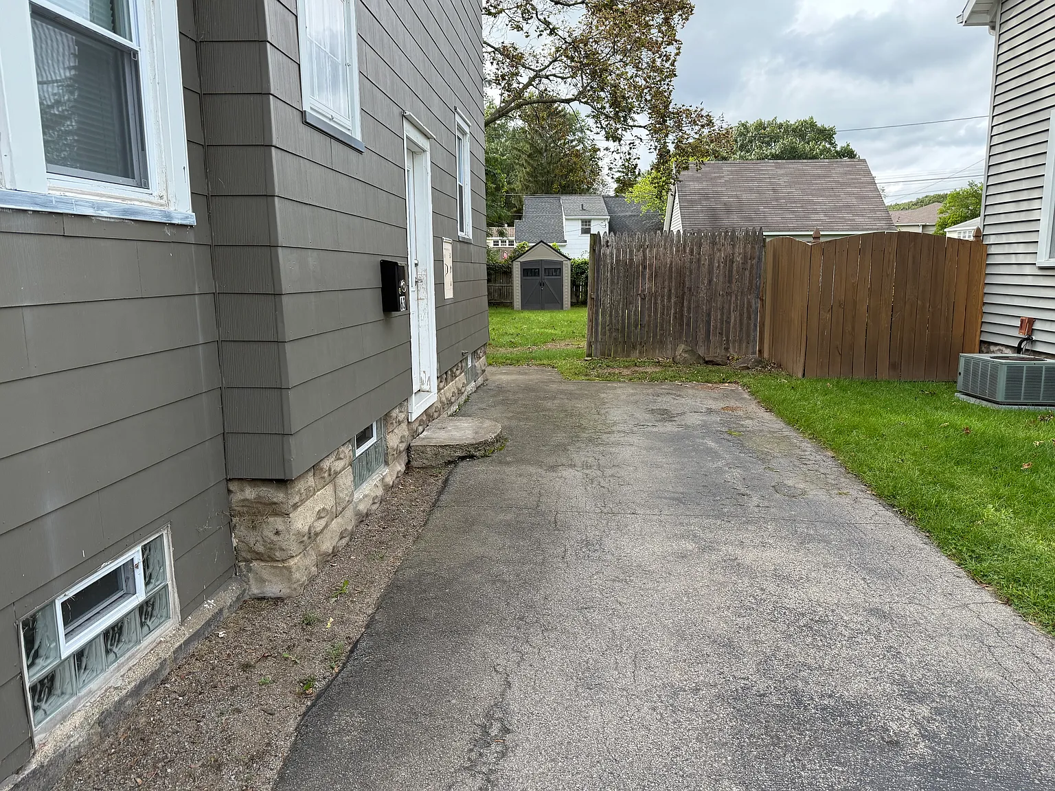 2 bed, 1050 sqft, $1,575 — Photo 3