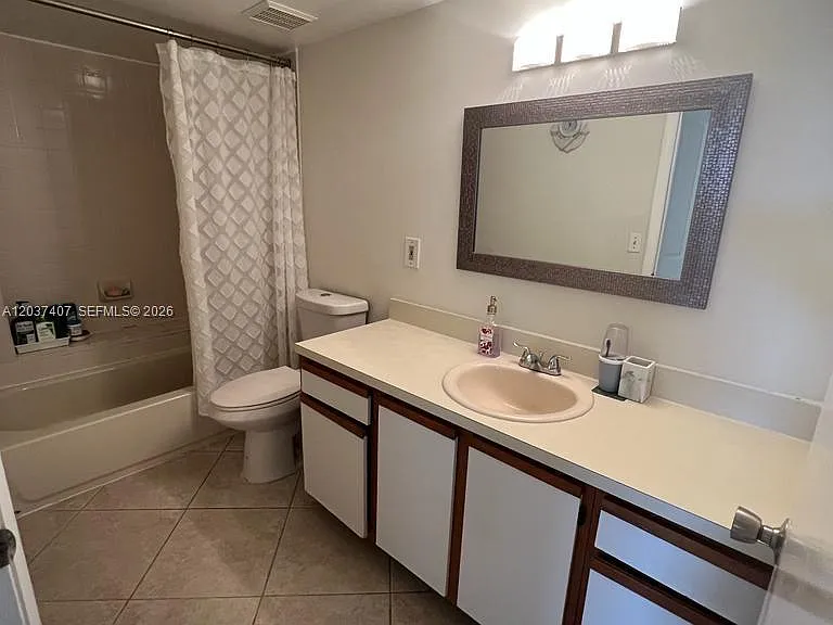 8215 Lake Dr #401 — Photo 9