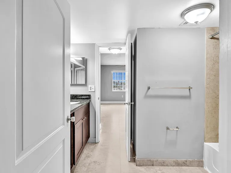 2881 N Oakland Forest Dr #307 — Photo 34