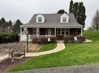 227 Hilltop Dr, Lower Burrell, PA