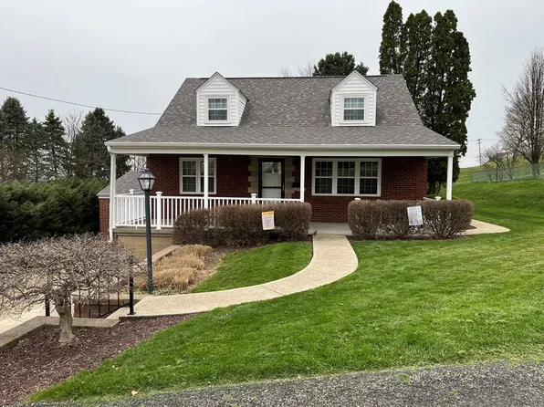 227 Hilltop Dr, Lower Burrell, PA 15068