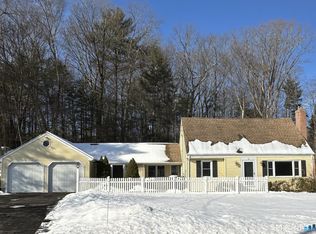 27 Fernwood Drive, Simsbury, CT 06070