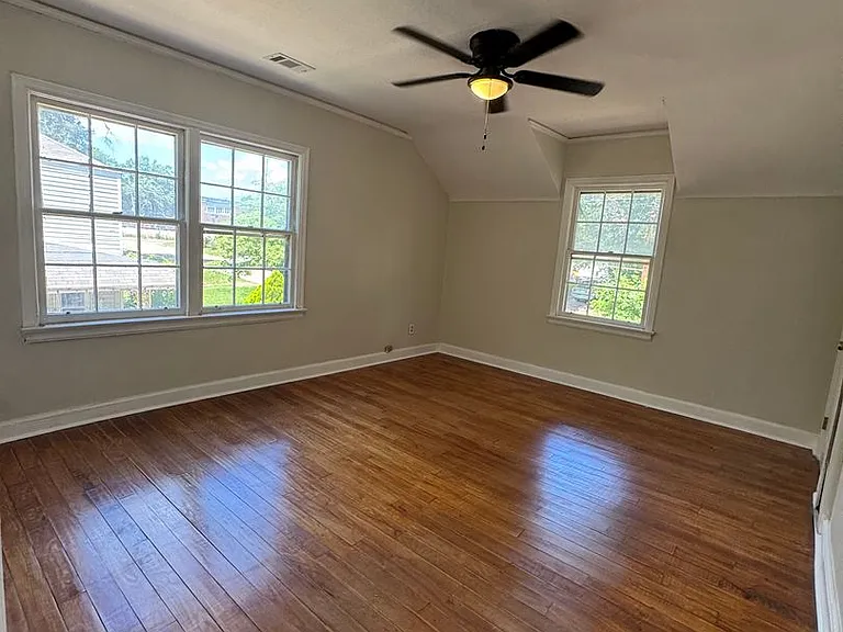 2818 Mallory St — Photo 15