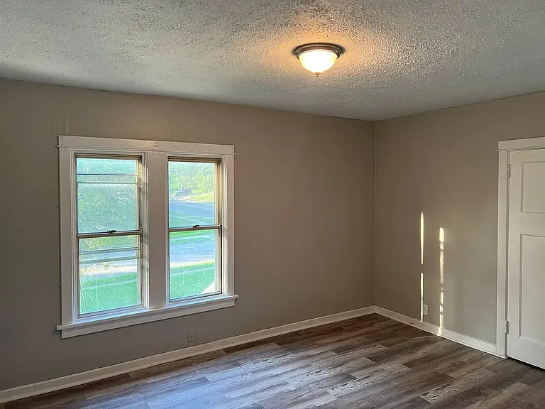 1045 Philadelphia Dr — Photo 12