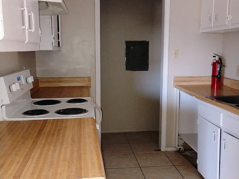 1110 Shilo Ave #D — Photo 5
