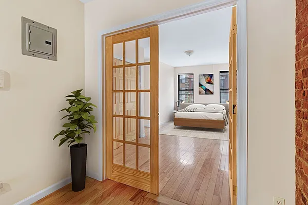 Rented by Compass | media 21