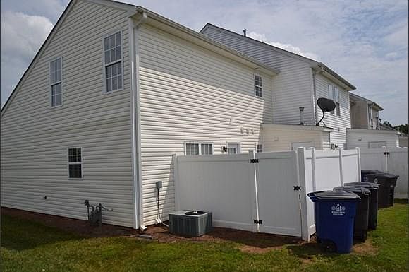 2nd image of 3942 Village Park Ct