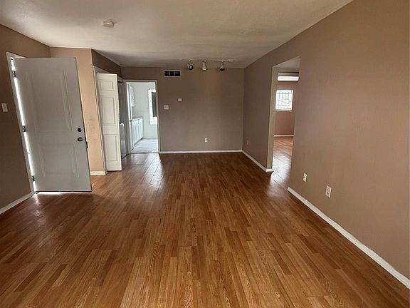 4th image of 8323 Wilcrest Dr APT 17002