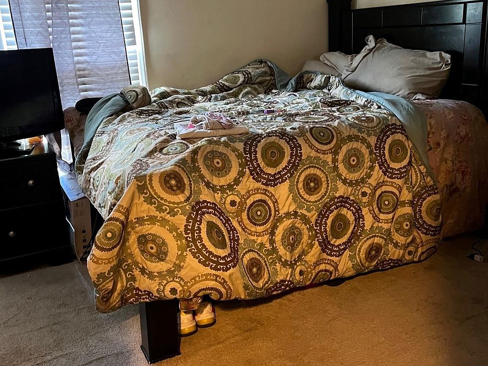 2nd image of 233 Bridgefield Pl