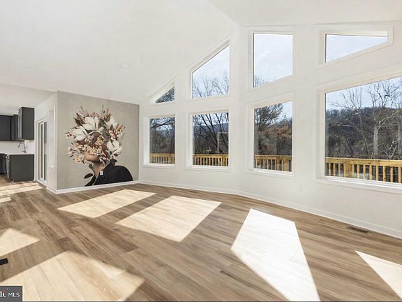 3rd image of 4A Messick Rd