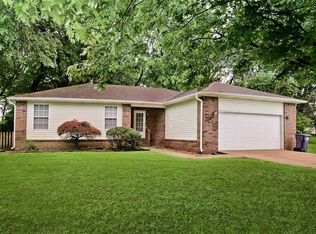 515 Jenkins Rd, Prairie Grove, AR 72753