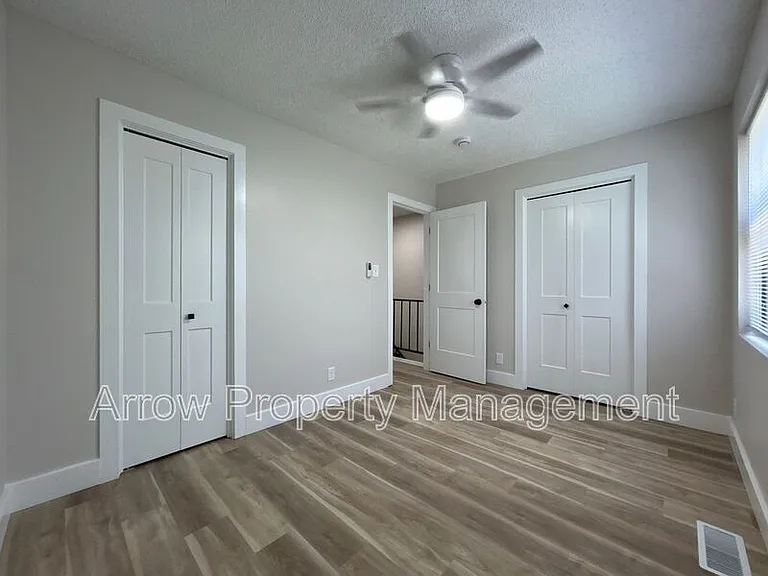 1216 S Jackson St — Photo 8