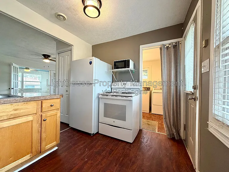 544 Hacker Dr — Photo 4