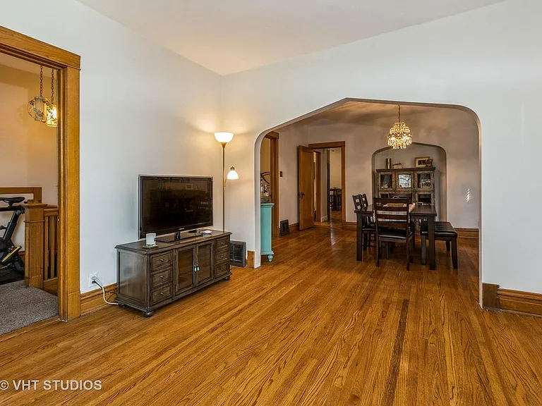 3745 N Oakley Ave #2 — Photo 7
