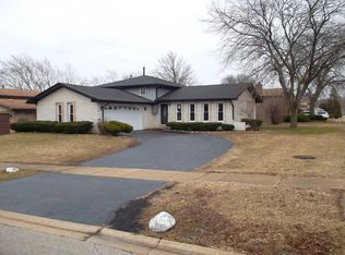 3113 Oakwood Dr, Hazel Crest, IL 60429